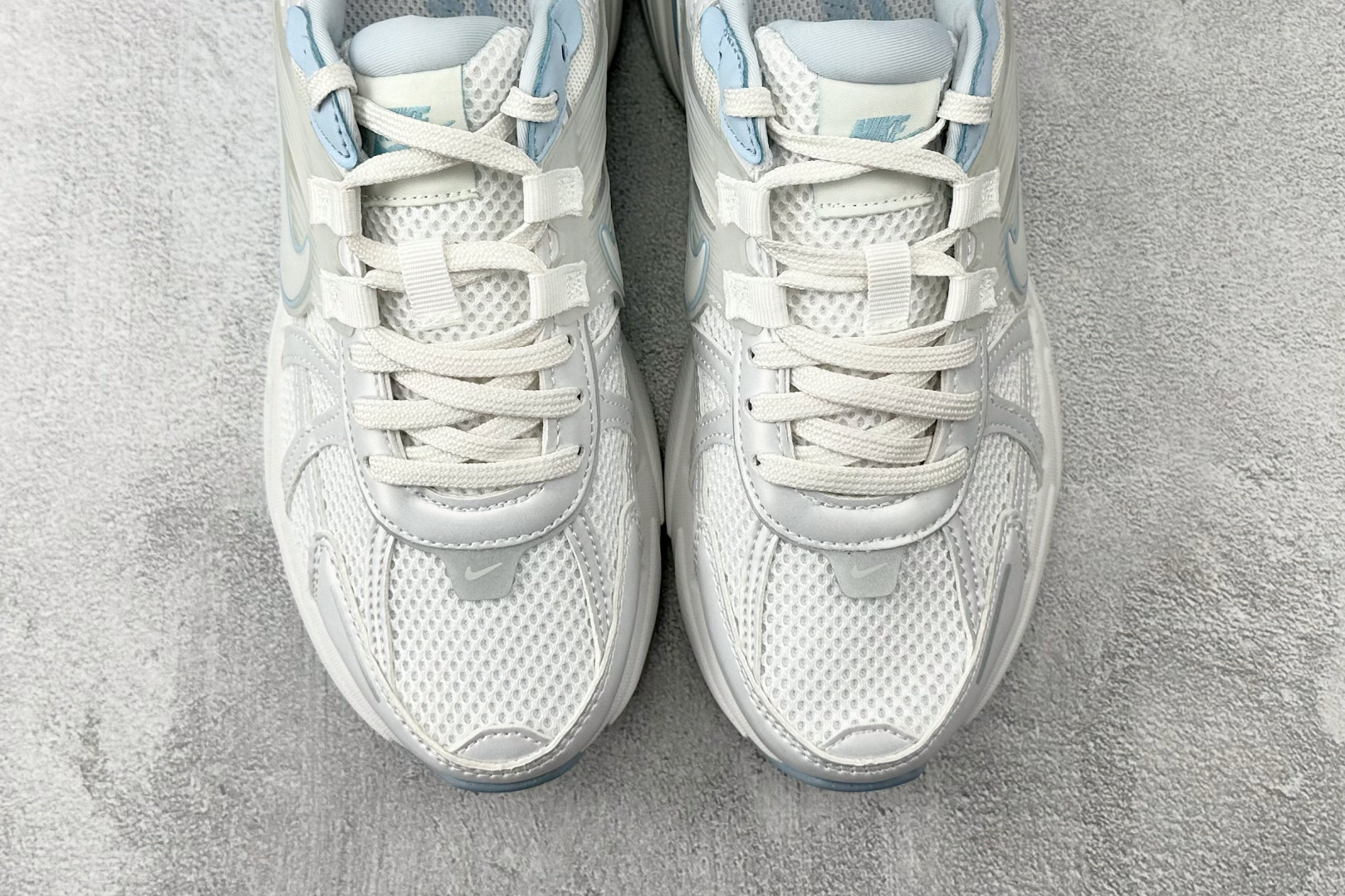 Nike V2K Run 白灰色 FD0736-009 Nike V2K Run 白灰色 FD0736-009