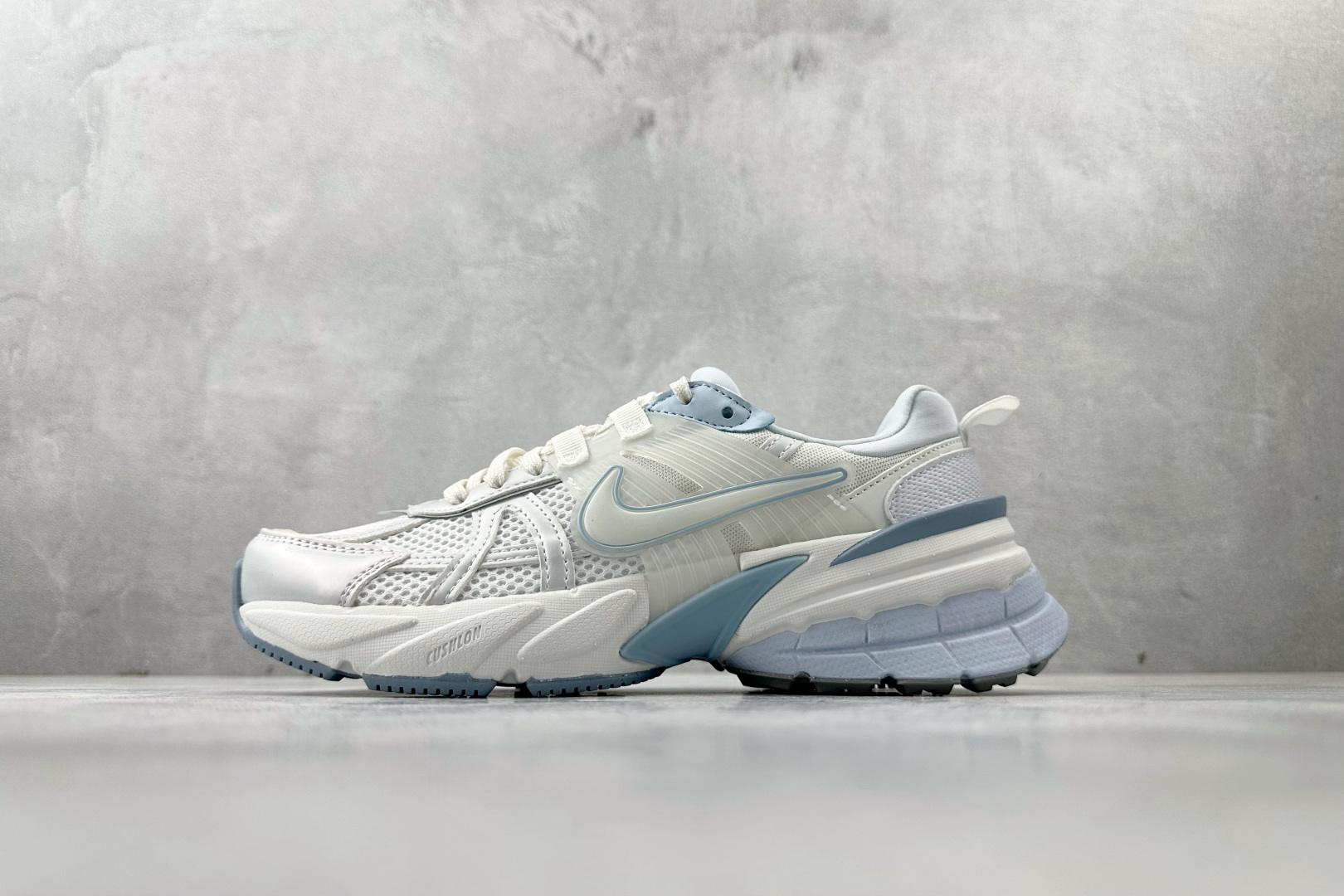 Nike V2K Run 白灰色 FD0736-009 Nike V2K Run 白灰色 FD0736-009