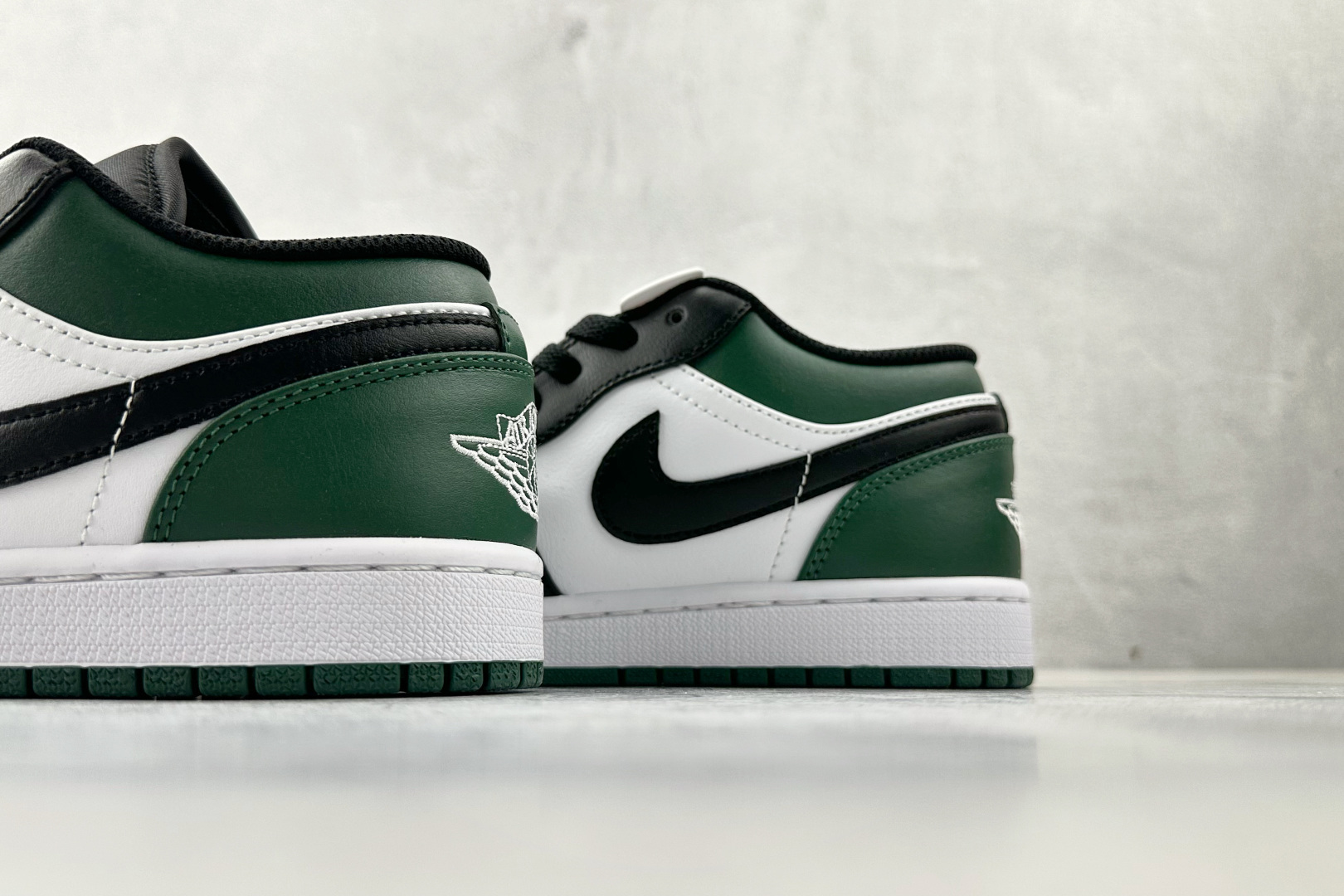 Jordan Air Jordan 1 low ”green toe” 黑绿脚趾 553558-371