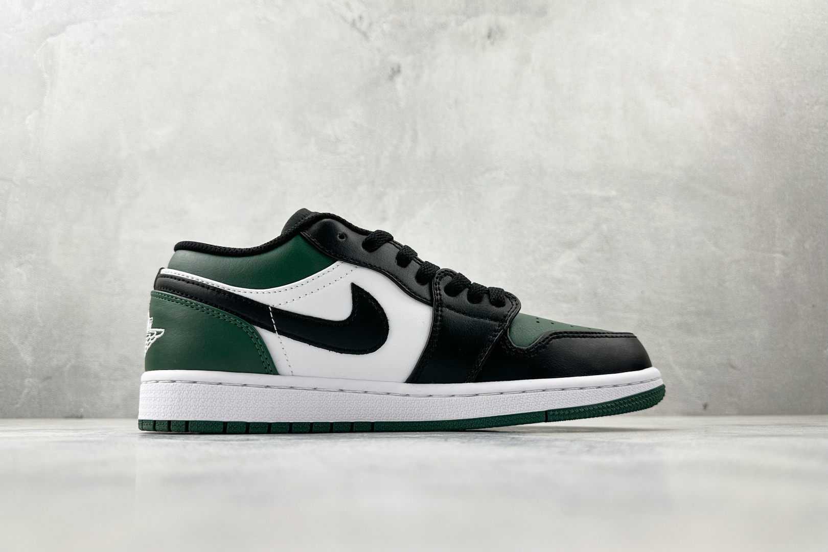 Jordan Air Jordan 1 low ”green toe” 黑绿脚趾 553558-371