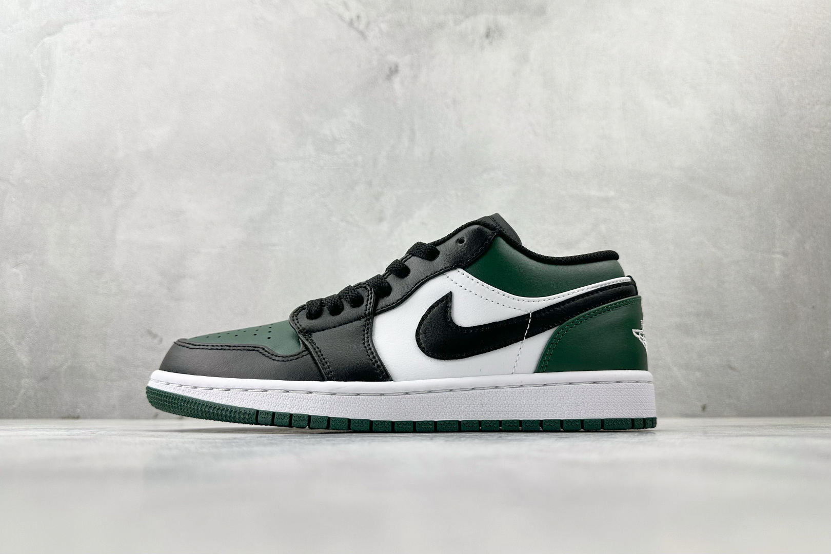 Jordan Air Jordan 1 low ”green toe” 黑绿脚趾 553558-371