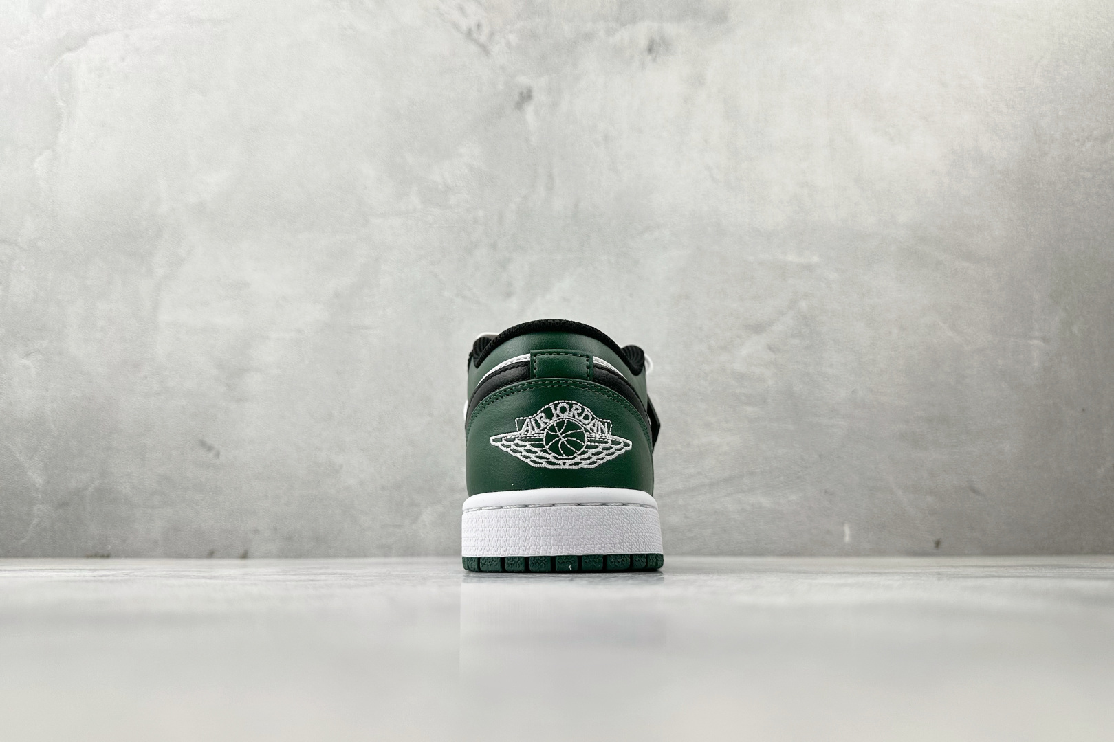 Jordan Air Jordan 1 low ”green toe” 黑绿脚趾 553558-371
