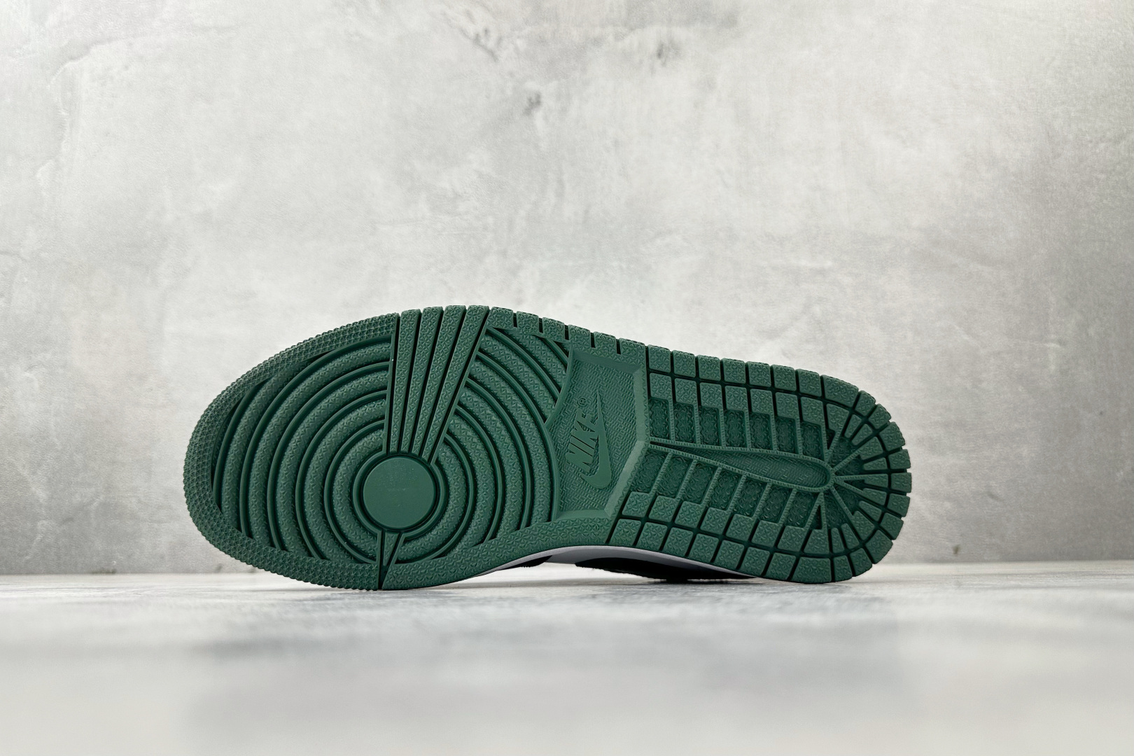 Jordan Air Jordan 1 low ”green toe” 黑绿脚趾 553558-371