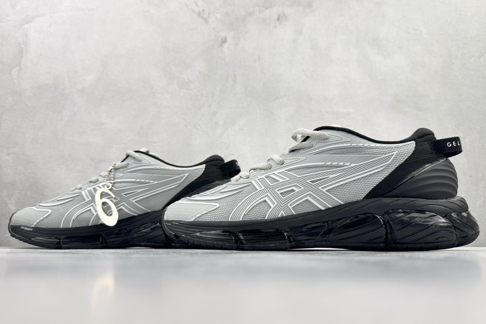 AS 本地💰210
C.P.Company x  Asics Gel-Quantum 360 VIII 银黑

货号：1203A507-020
尺码：36 36.5 37.5 38 38.5 39 40 40.5 41 42 42.5 43 44 44.5 45 
编码: 31