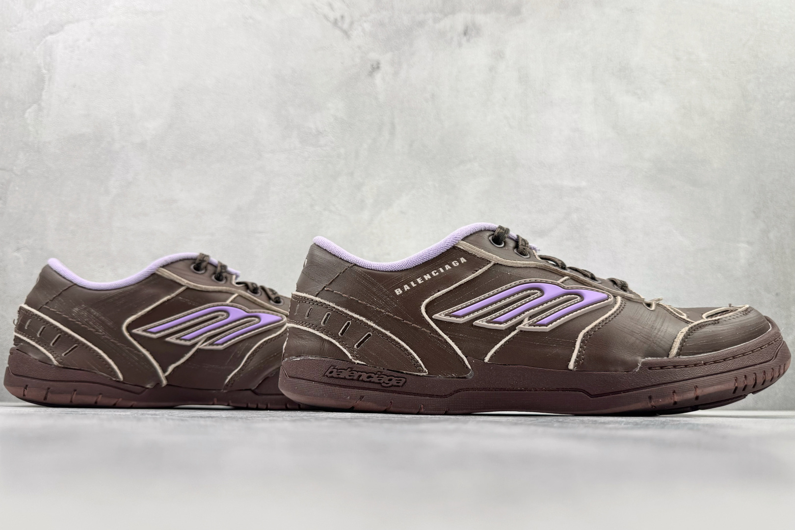 全新工厂开发 Balenciaga巴黎世家 Hamptons Worn-Out 棕色 841763WCURS2050