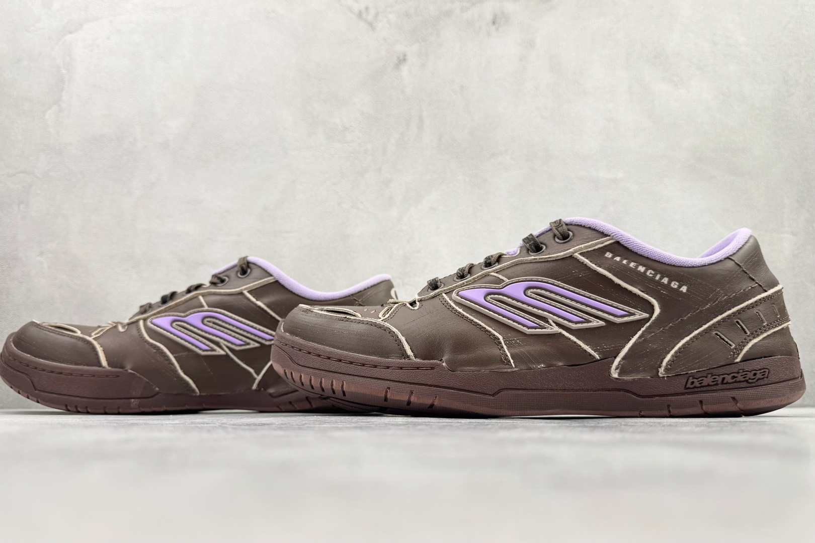 全新工厂开发 Balenciaga巴黎世家 Hamptons Worn-Out 棕色 841763WCURS2050