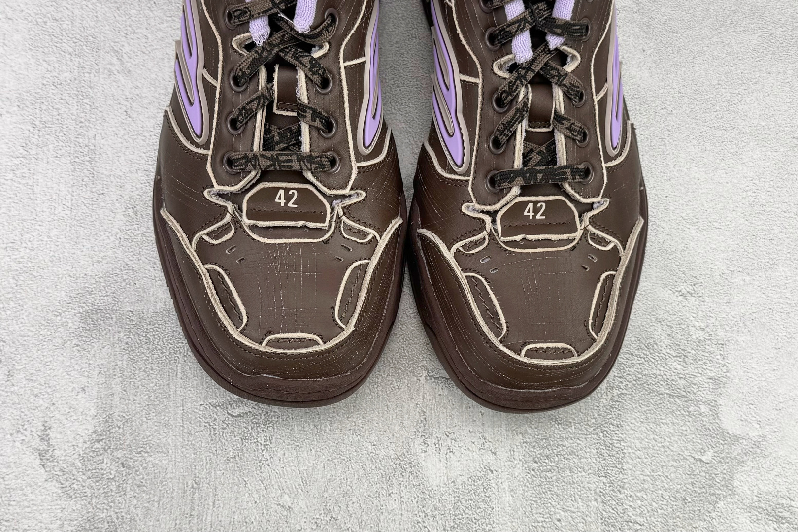 全新工厂开发 Balenciaga巴黎世家 Hamptons Worn-Out 棕色 841763WCURS2050