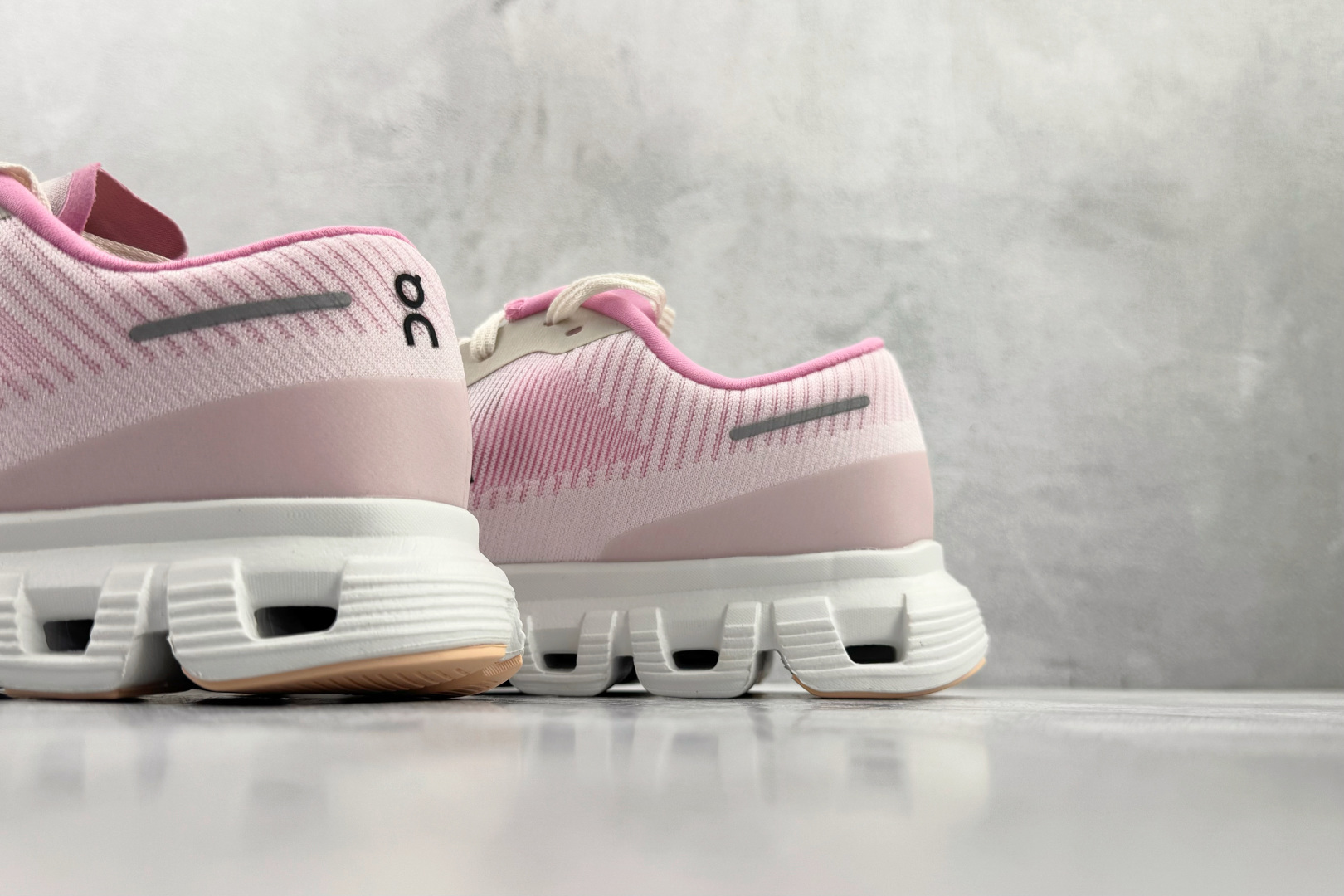 On昂跑 Cloud 6 Push 粉橙色 3MF10052998