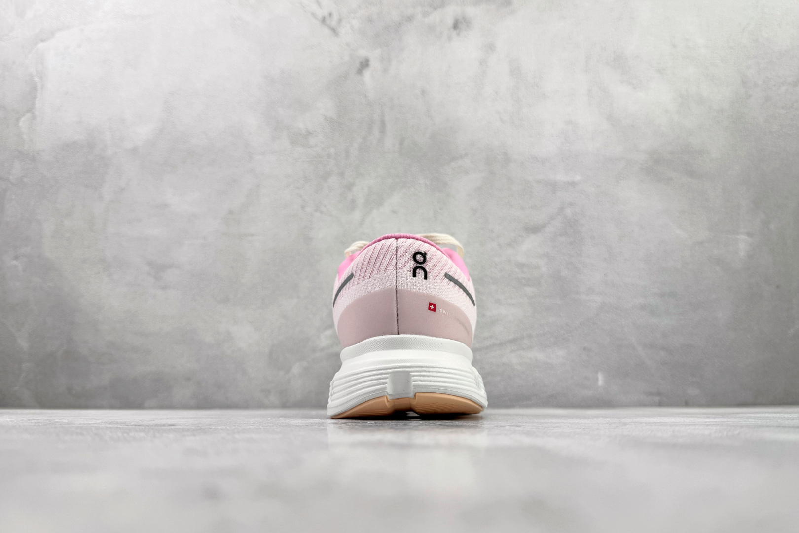 On昂跑 Cloud 6 Push 粉橙色 3MF10052998