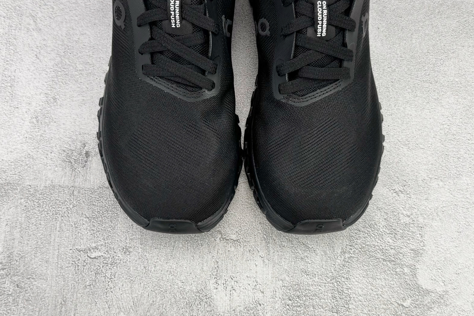 On昂跑 Cloud 6 Push 黑色 3MF10053002