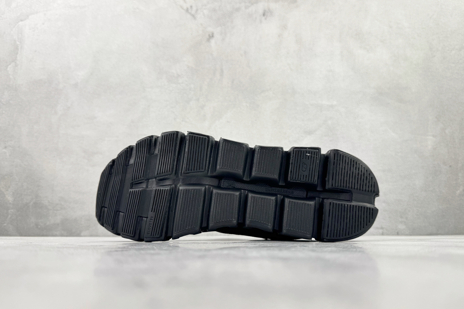 On昂跑 Cloud 6 Push 黑色 3MF10053002