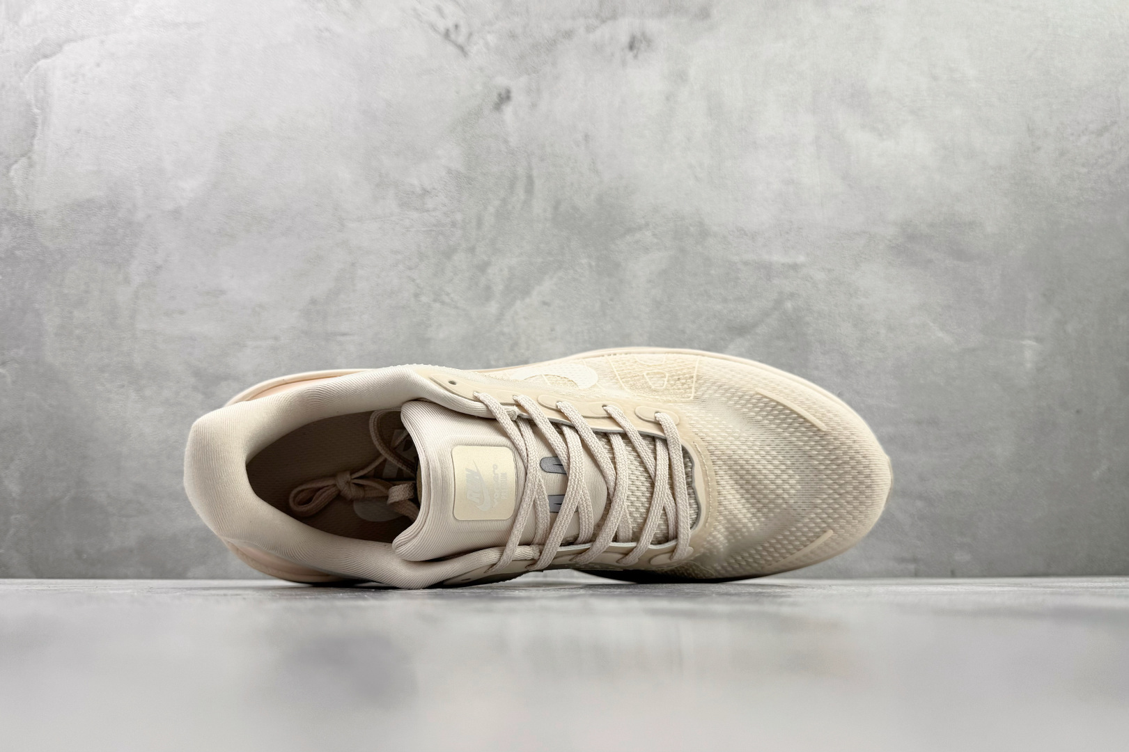 Nike Vomero Vomero Premium 白色 HQ2050-835