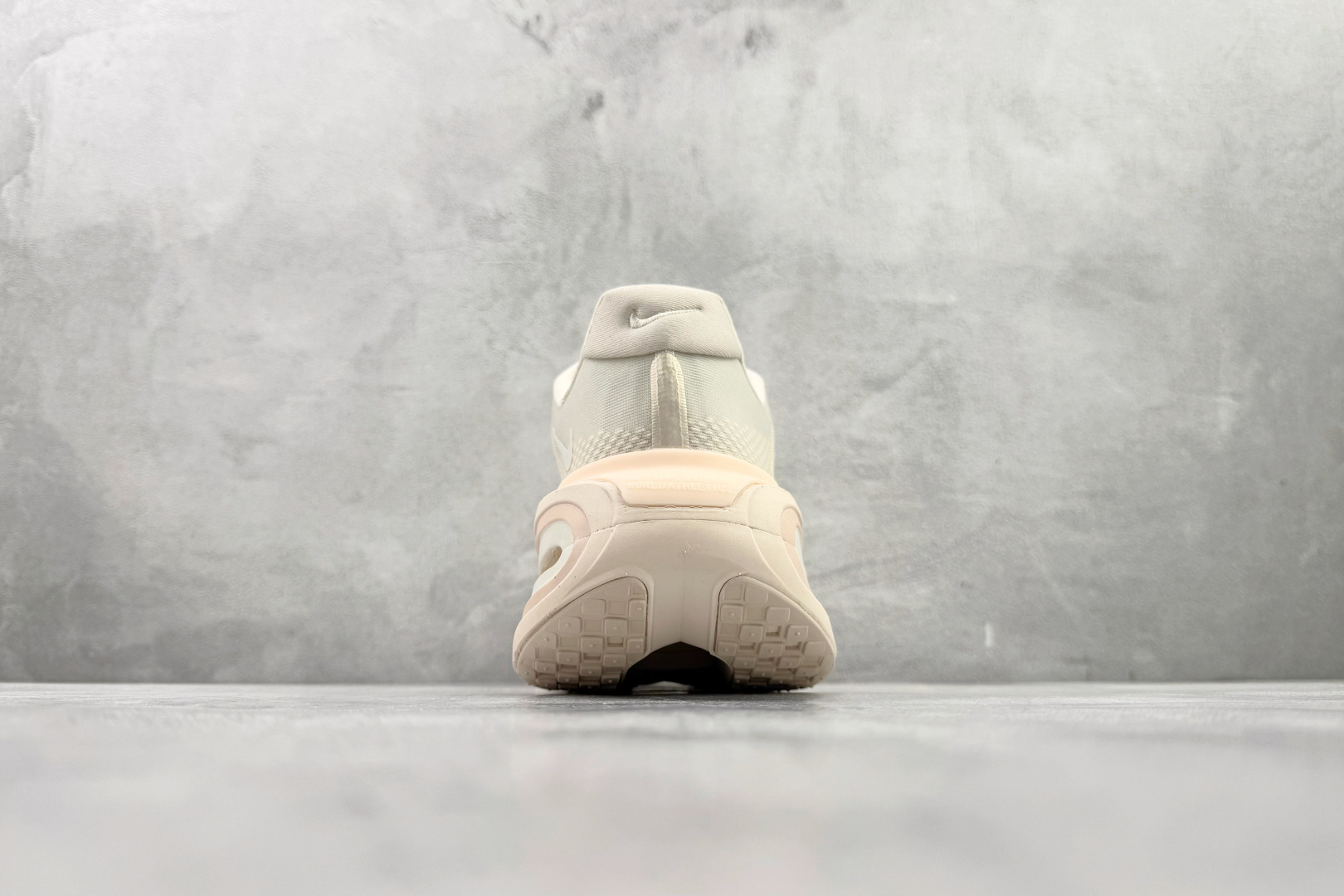 Nike Vomero Vomero Premium 白色 HQ2050-835