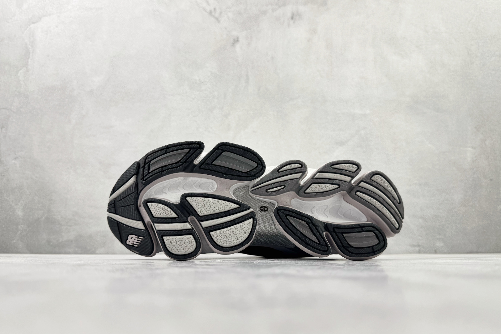 C 版 大厂出品 New Balance ABZORB 2000 灰黑货号：UZ尺码：36 36.5 3