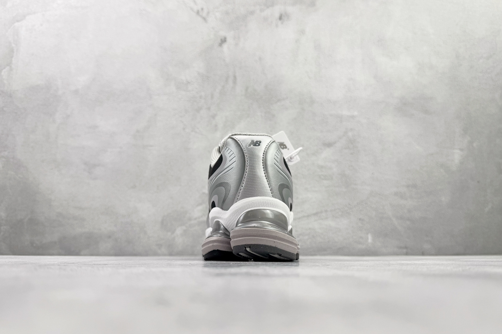 C 版 大厂出品 New Balance ABZORB 2000 灰黑货号：UZ尺码：36 36.5 3