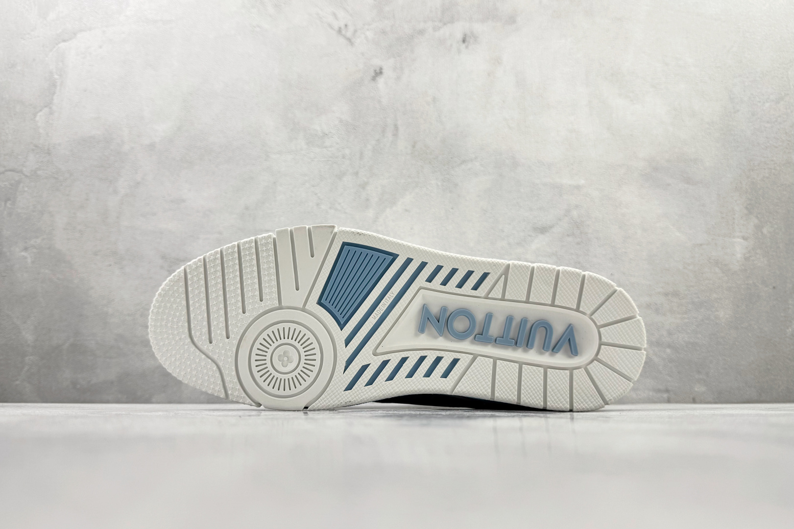 顶级纯原 LOUIS VUITTTrainer 海蓝色 1AD6BI