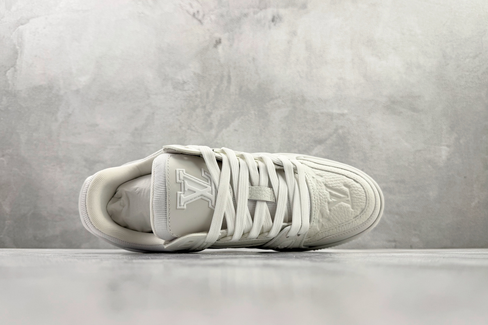 顶级纯原 LOUIS VUITTTrainer 白色 1AC29O