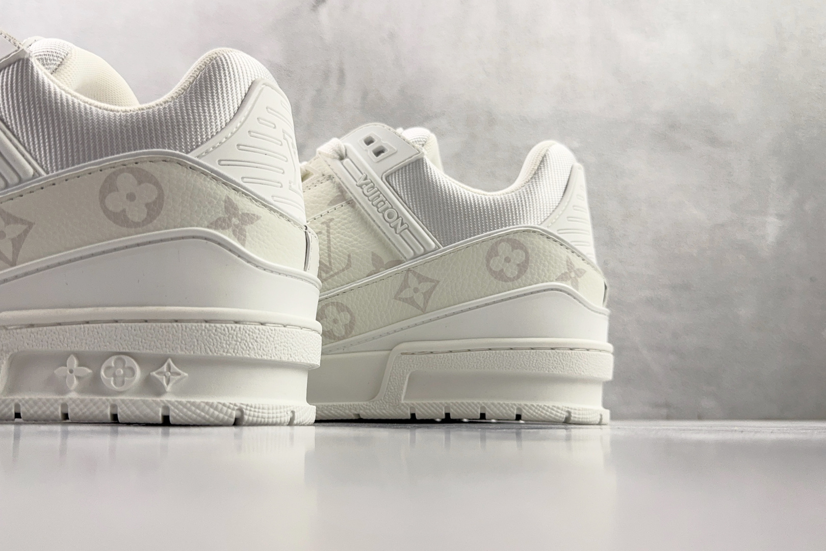 顶级纯原 LOUIS VUITTTrainer 白色 1AHDN0