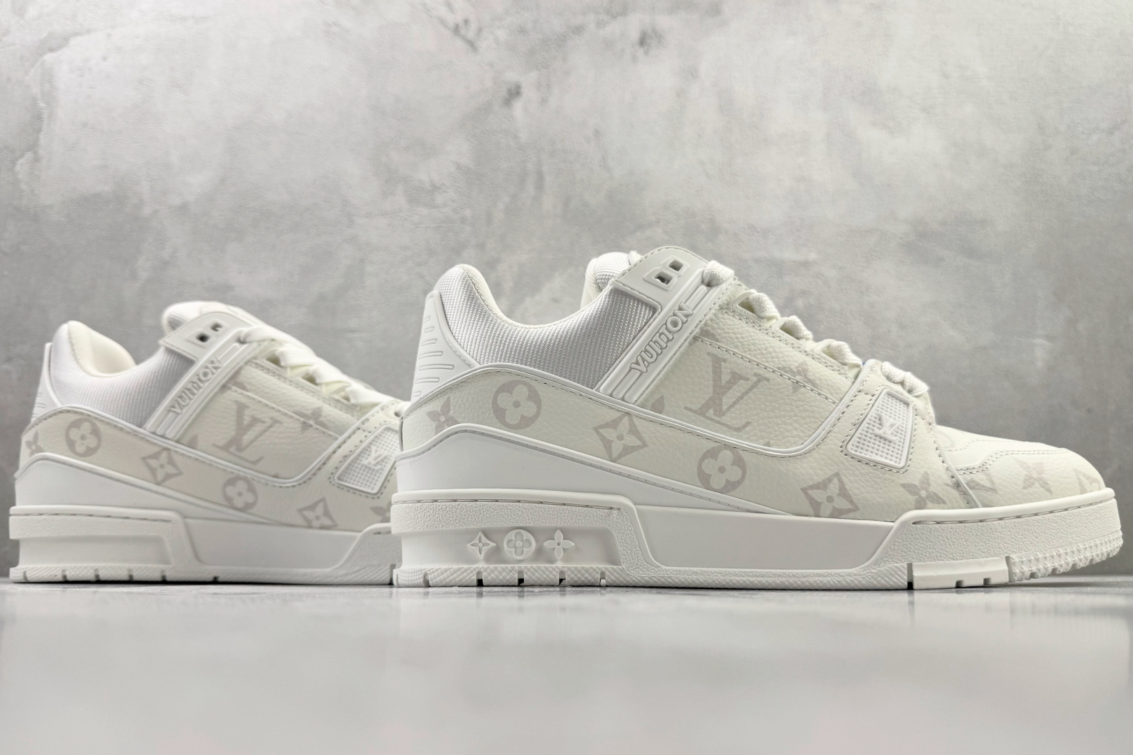 顶级纯原 LOUIS VUITTTrainer 白色 1AHDN0