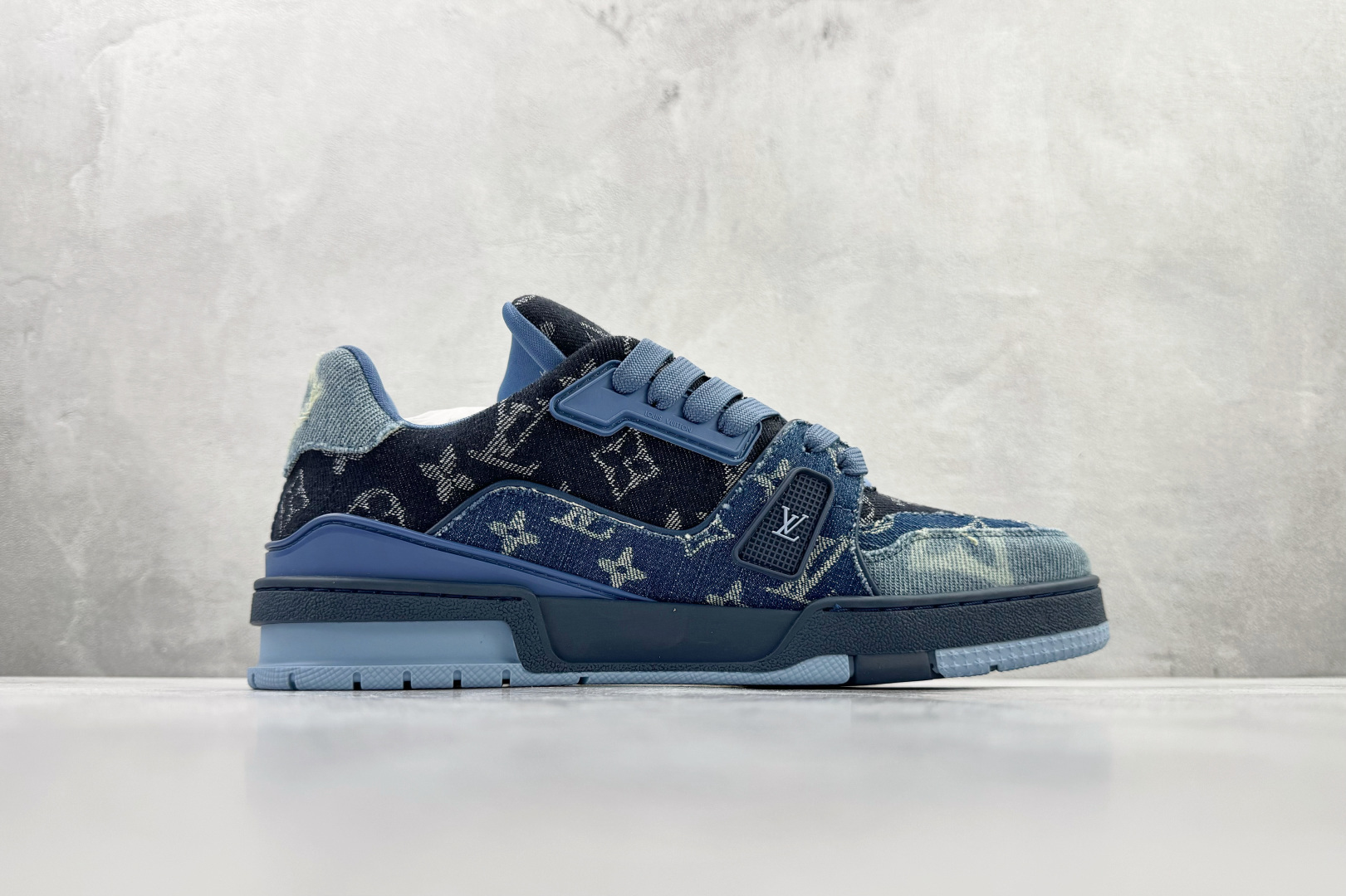 顶级纯原 LOUIS VUITTTrainer 蓝色 1AC4YR