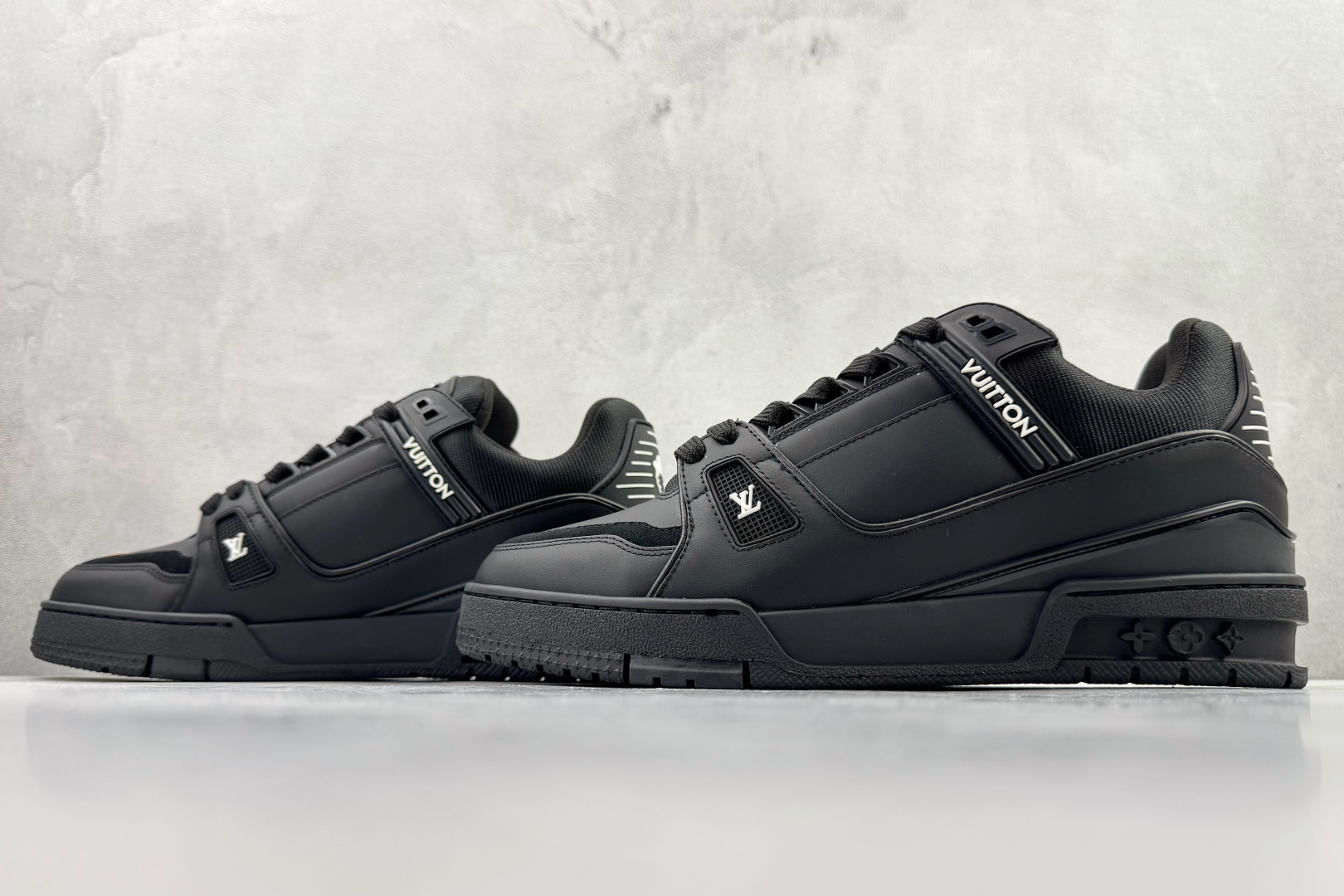 顶级纯原 LOUIS VUITTx Nigo 联名款 Trainer FW25 黑色 1AIK