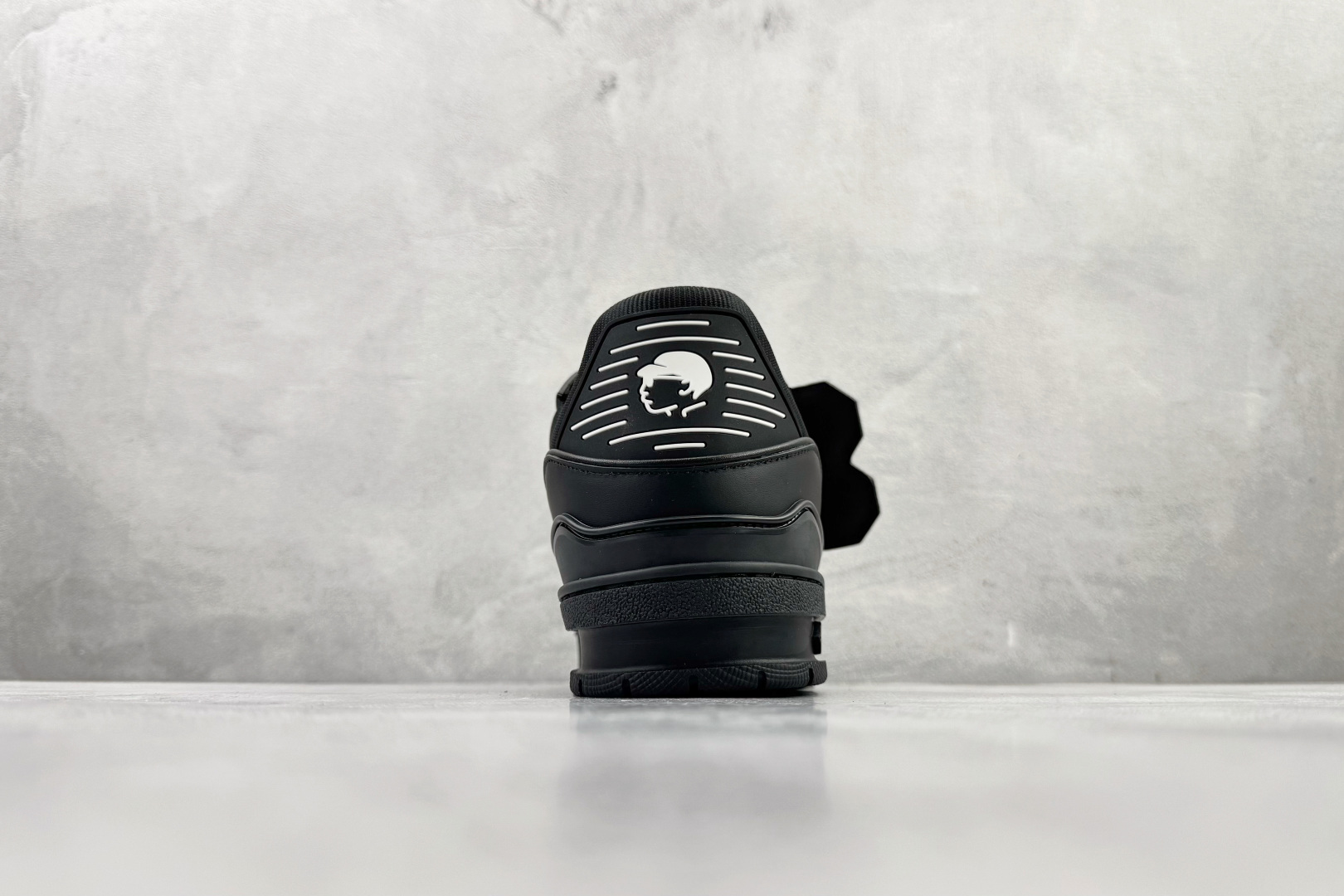 顶级纯原 LOUIS VUITTx Nigo 联名款 Trainer FW25 黑色 1AIK