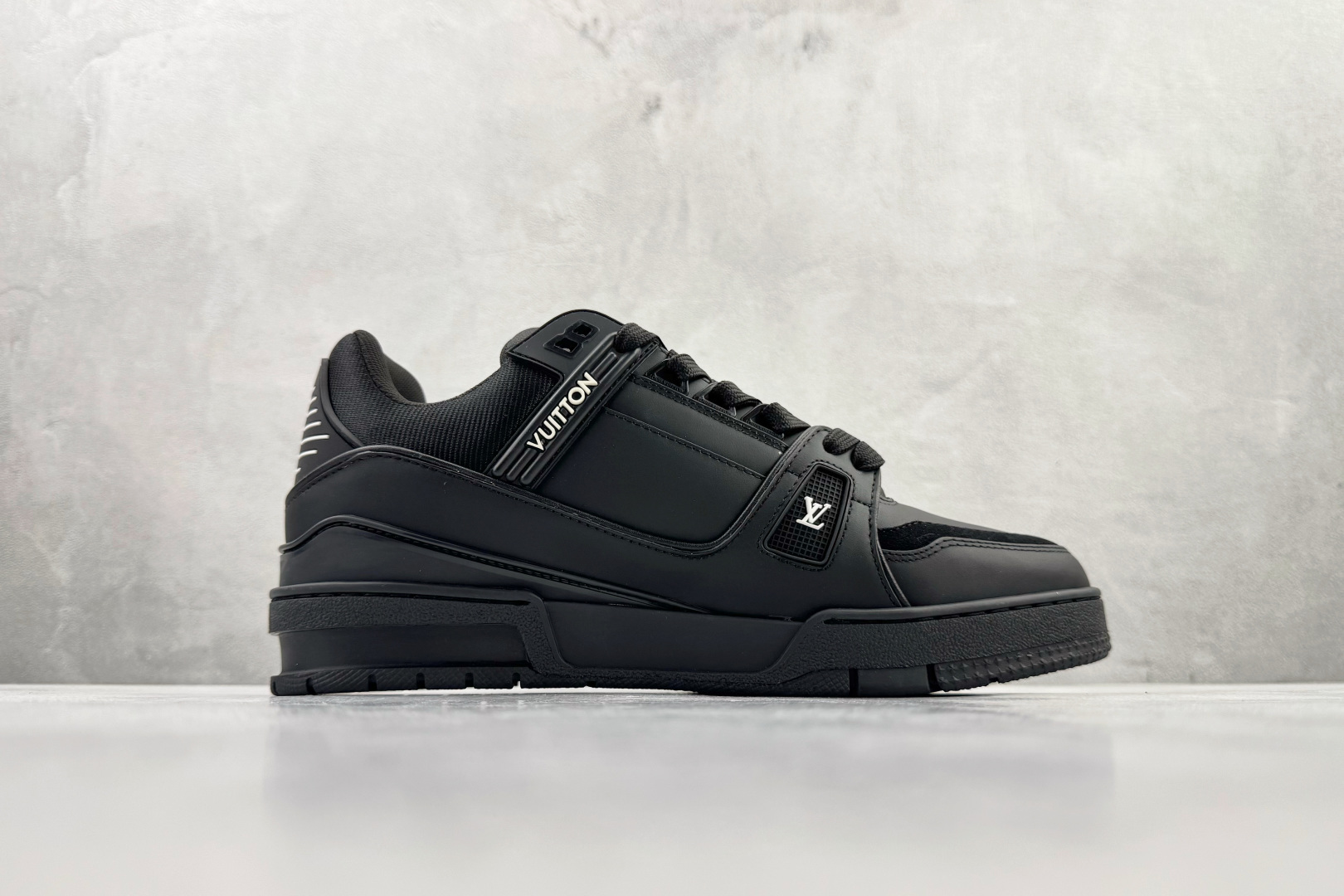 顶级纯原 LOUIS VUITTx Nigo 联名款 Trainer FW25 黑色 1AIK