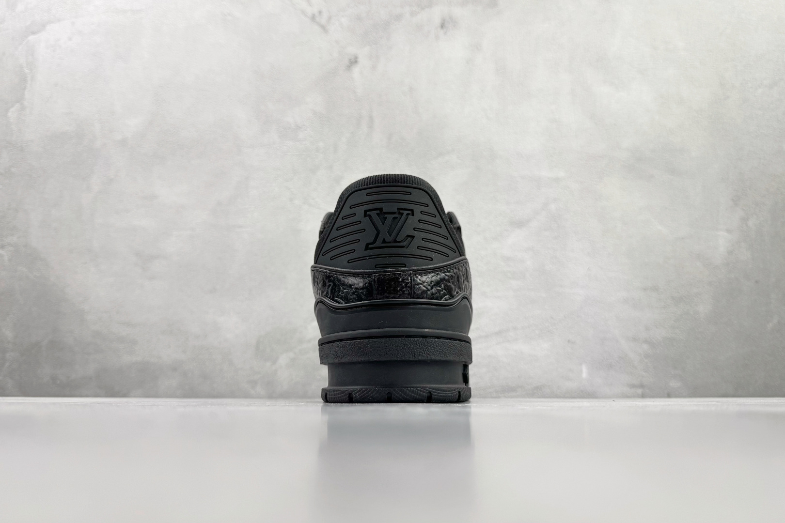 顶级纯原 LOUIS VUITTTrainer 黑色 1AHTA3
