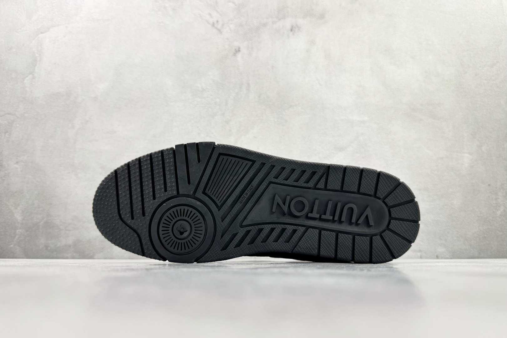 顶级纯原 LOUIS VUITTTrainer 黑色 1AHTA3