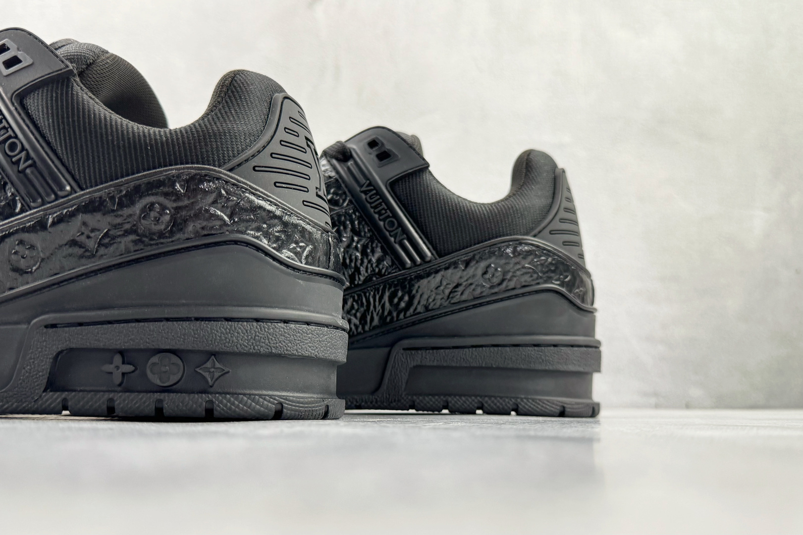 顶级纯原 LOUIS VUITTTrainer 黑色 1AHTA3