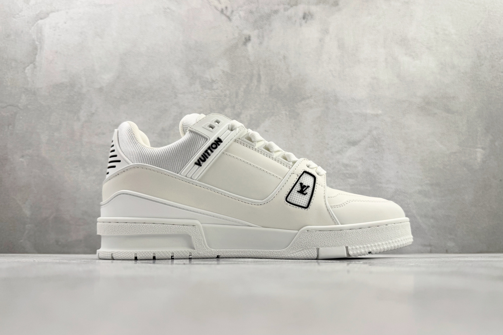 顶级纯原 LOUIS VUITTx Nigo 联名款 Trainer FW25 白色 1AIKR3