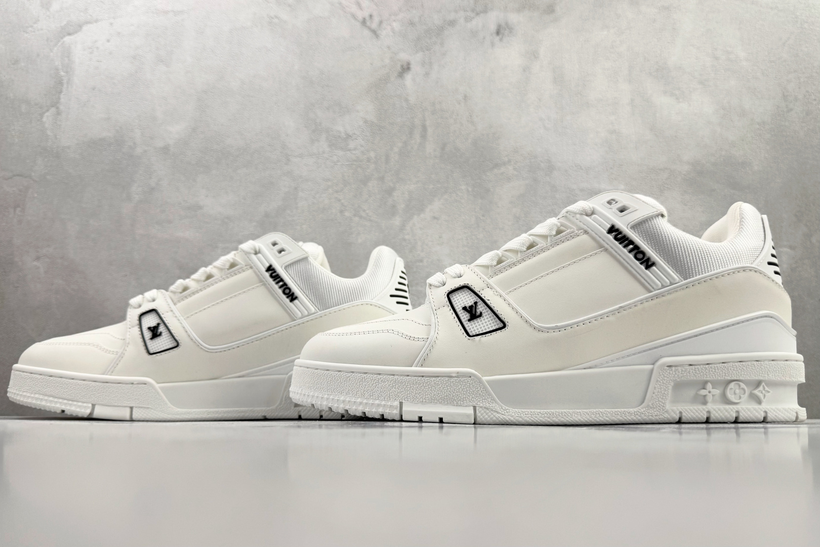 顶级纯原 LOUIS VUITTx Nigo 联名款 Trainer FW25 白色 1AIKR3