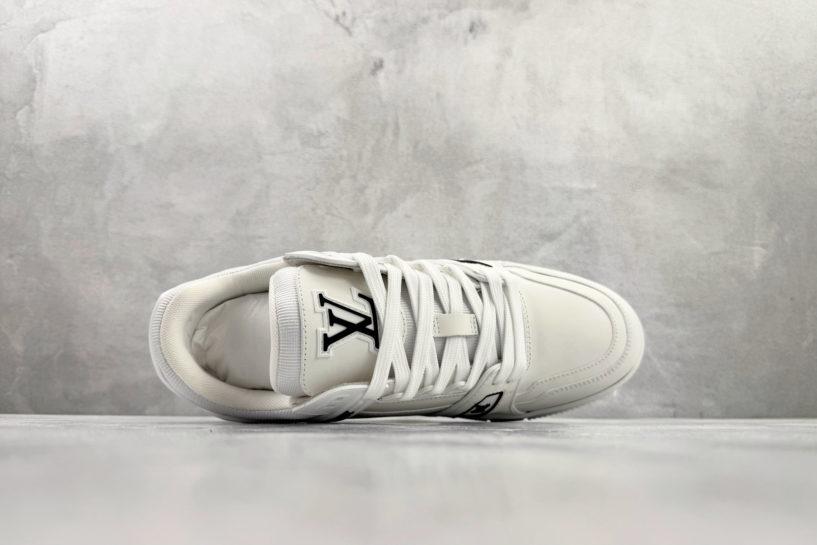 顶级纯原 LOUIS VUITTx Nigo 联名款 Trainer FW25 白色 1AIKR3