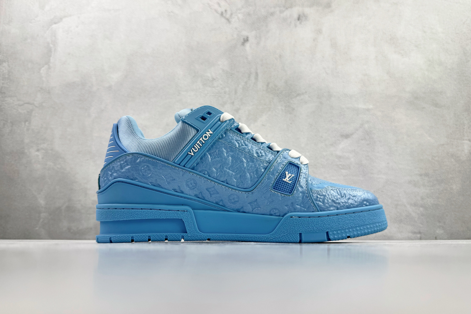 顶级纯原 LOUIS VUITTTrainer 蓝色 1AHTB7