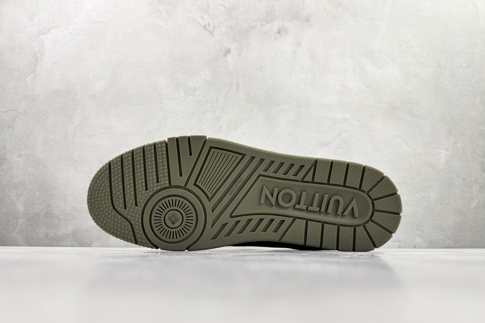 顶级纯原 LOUIS VUITTTrainer 绿色 1AH999