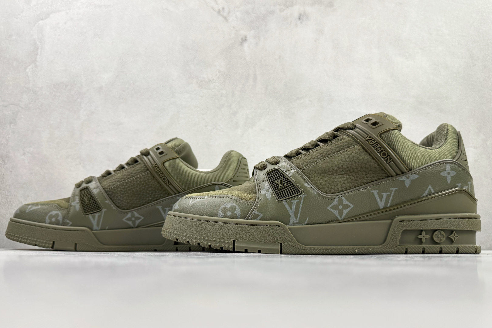 顶级纯原 LOUIS VUITTTrainer 绿色 1AH999