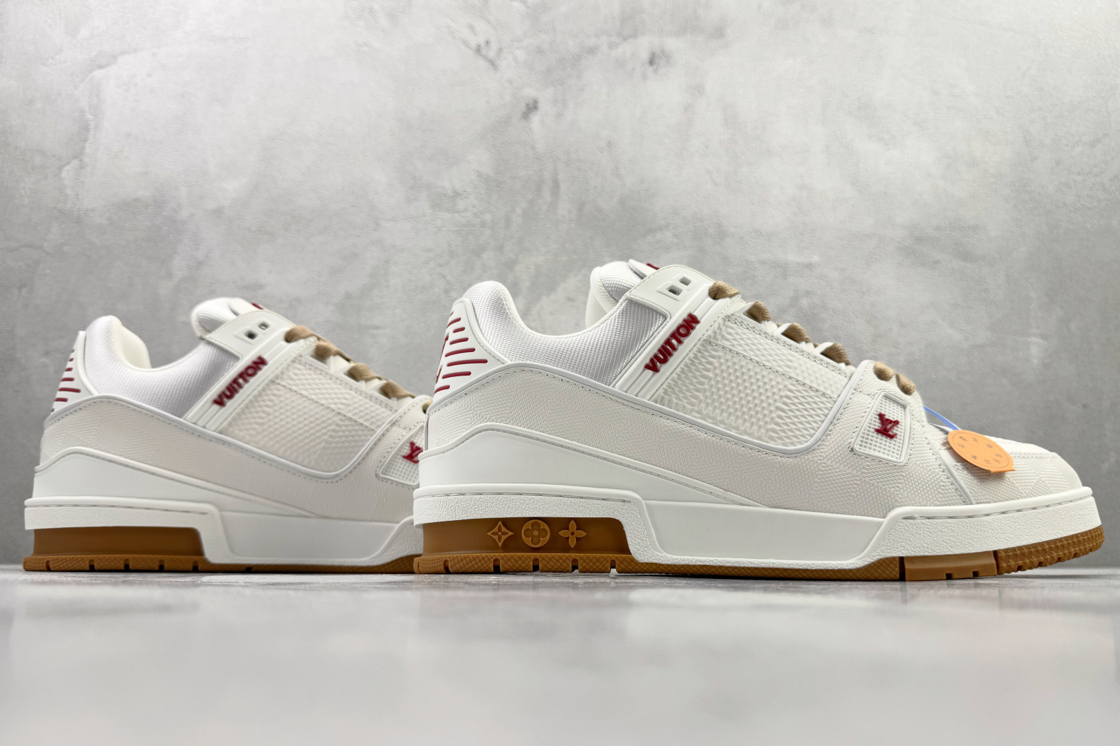 顶级纯原 LOUIS VUITTTrainer 白色 1AHTS7