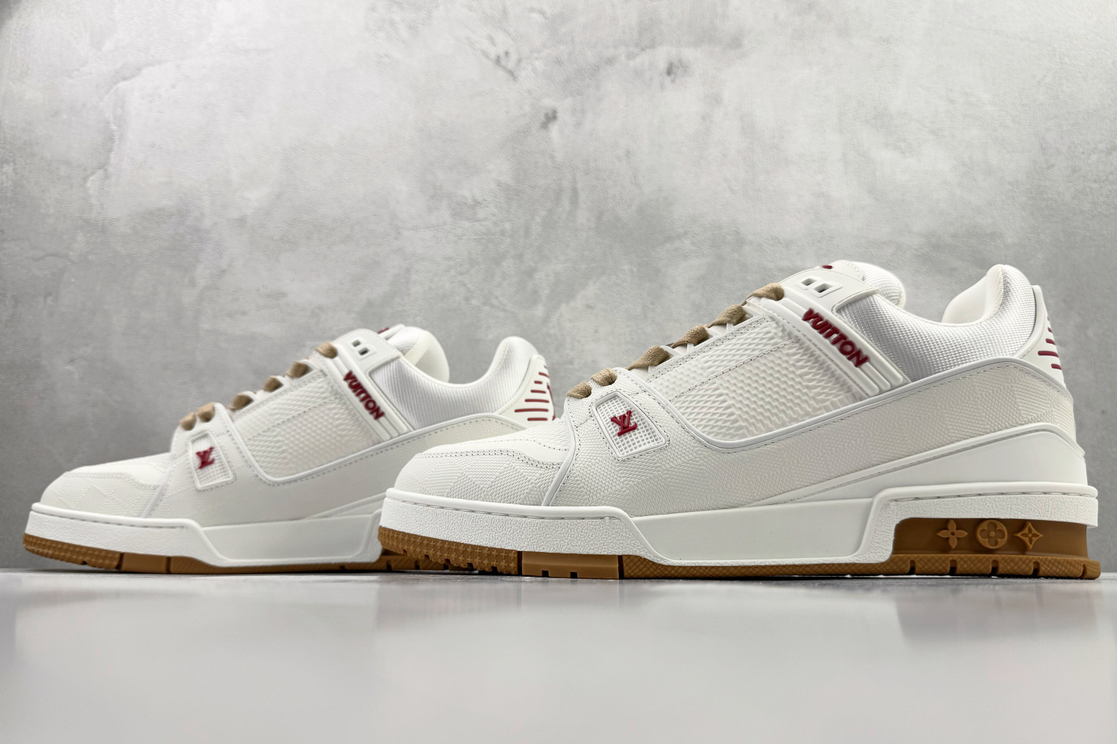 顶级纯原 LOUIS VUITTTrainer 白色 1AHTS7