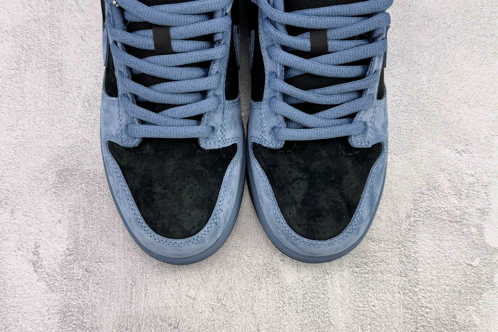 Nike x Supreme Dunk SB Low 米蓝 HQ8487-400