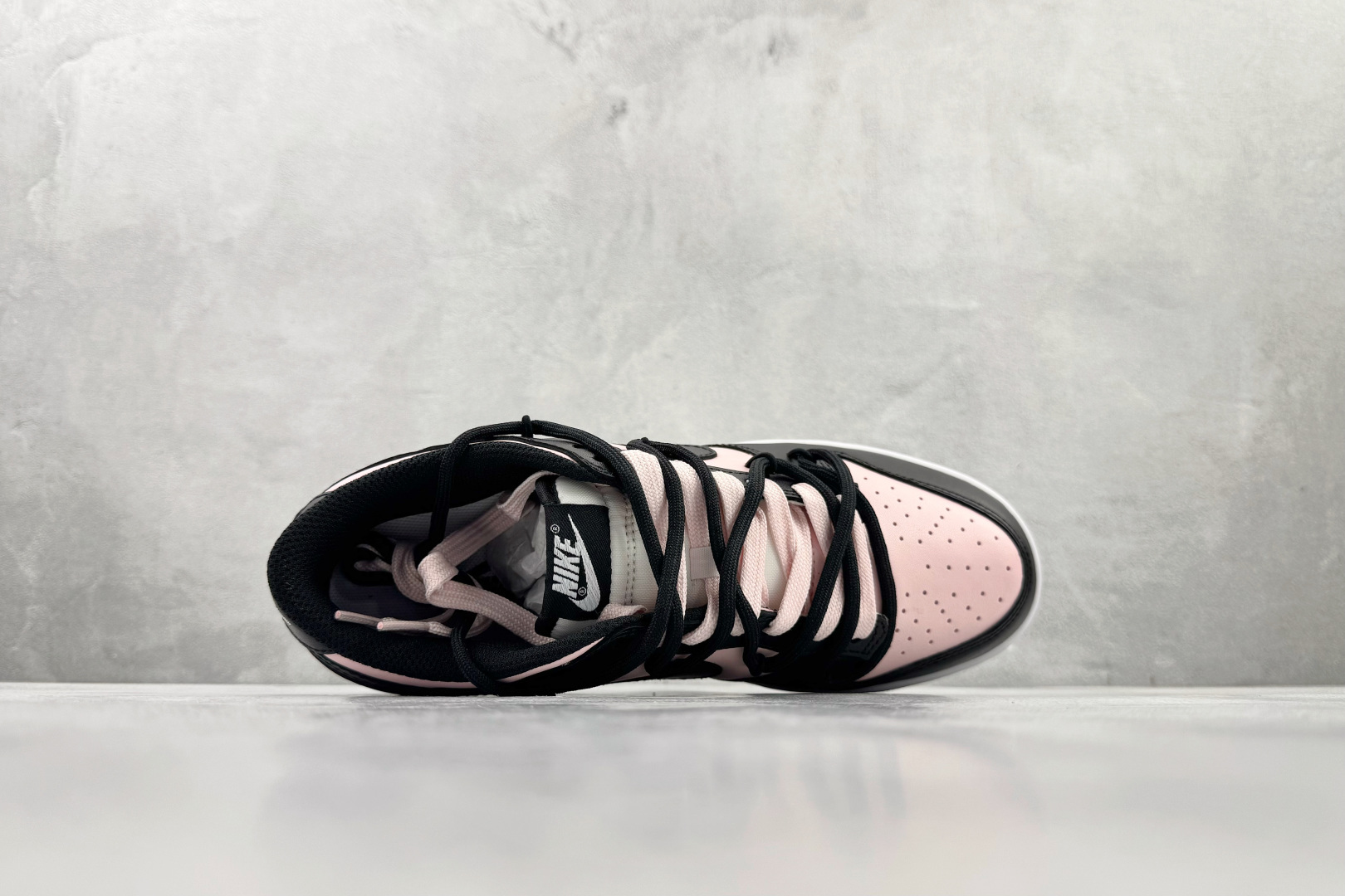 定制球鞋Nike Dunk Low 芝芝莓莓 黑粉色 CW1590-100 尺码：35.5 36 36.5 37.5 38 38.5 39 40 40.5 41 编码：33