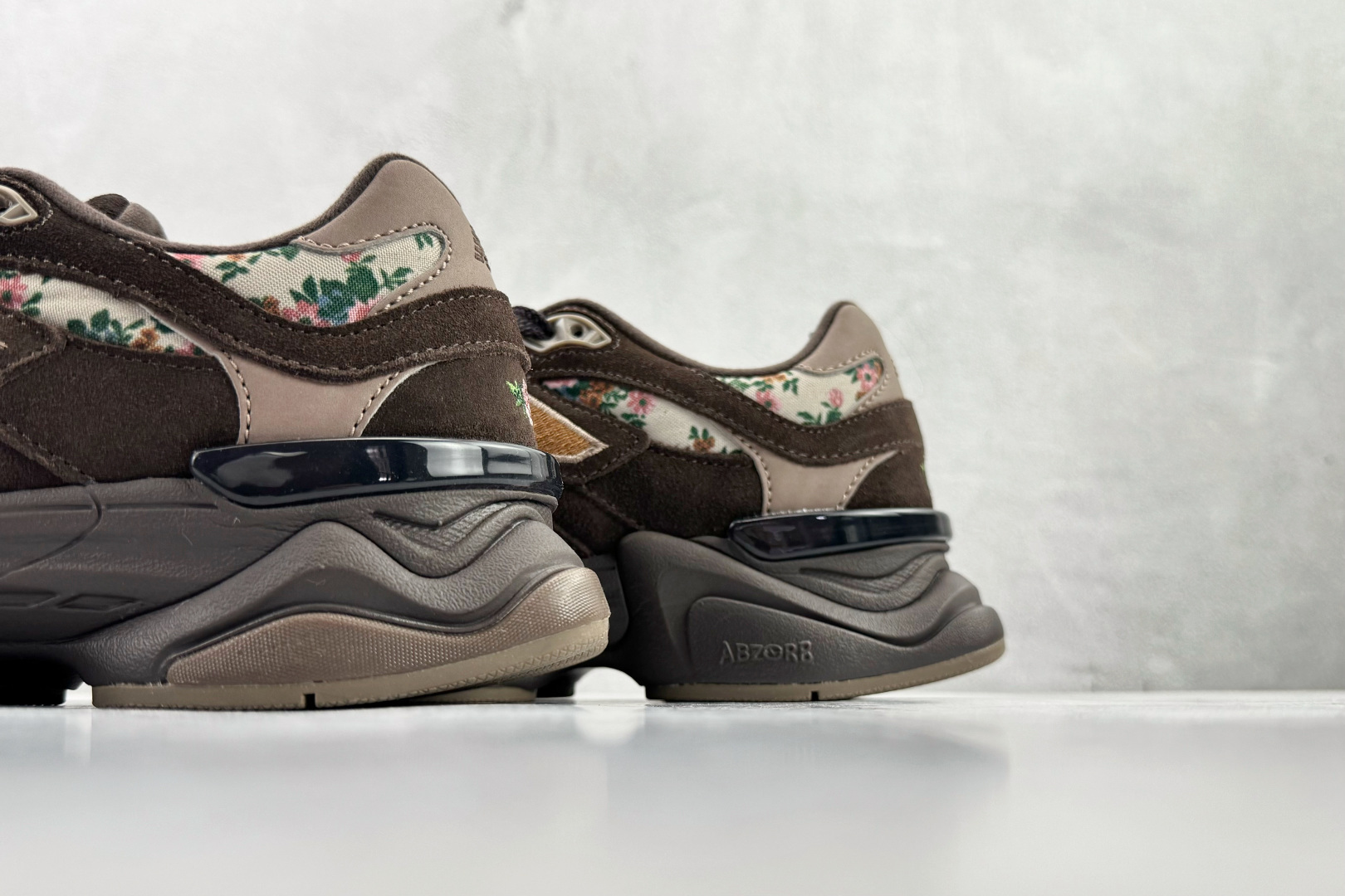 大厂出品 atmos pink x New Balance NB 9060 棕色 U9060ATP-莆田鞋,莆田鞋货源,高仿鞋,高仿鞋货源,安福档口,莆田高仿鞋,莆田鞋批发,高仿鞋批发,莆田高仿运动鞋,高仿运动鞋,莆田运动鞋 大厂出品 atmos pink x New Balance NB 9060 棕色 U9060ATP