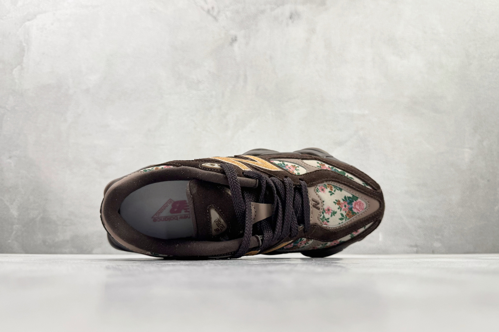 大厂出品 atmos pink x New Balance NB 9060 棕色 U9060ATP-莆田鞋,莆田鞋货源,高仿鞋,高仿鞋货源,安福档口,莆田高仿鞋,莆田鞋批发,高仿鞋批发,莆田高仿运动鞋,高仿运动鞋,莆田运动鞋 大厂出品 atmos pink x New Balance NB 9060 棕色 U9060ATP