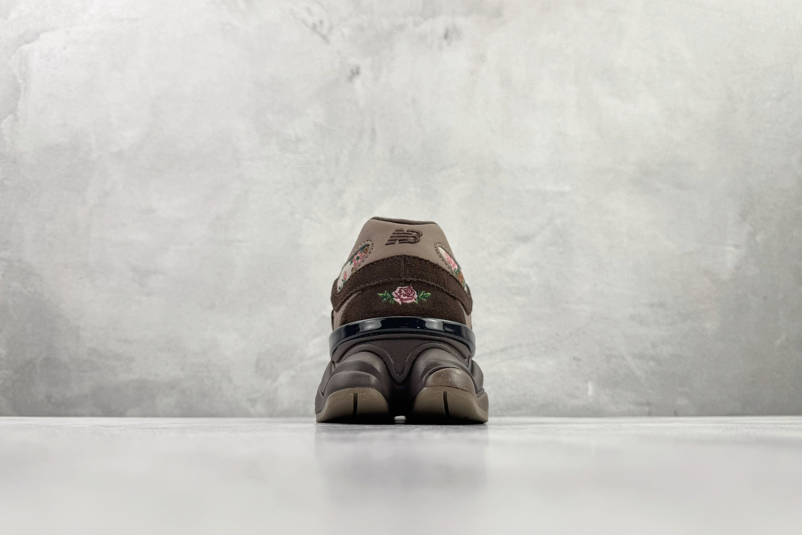 大厂出品 atmos pink x New Balance NB 9060 棕色 U9060ATP-莆田鞋,莆田鞋货源,高仿鞋,高仿鞋货源,安福档口,莆田高仿鞋,莆田鞋批发,高仿鞋批发,莆田高仿运动鞋,高仿运动鞋,莆田运动鞋 大厂出品 atmos pink x New Balance NB 9060 棕色 U9060ATP