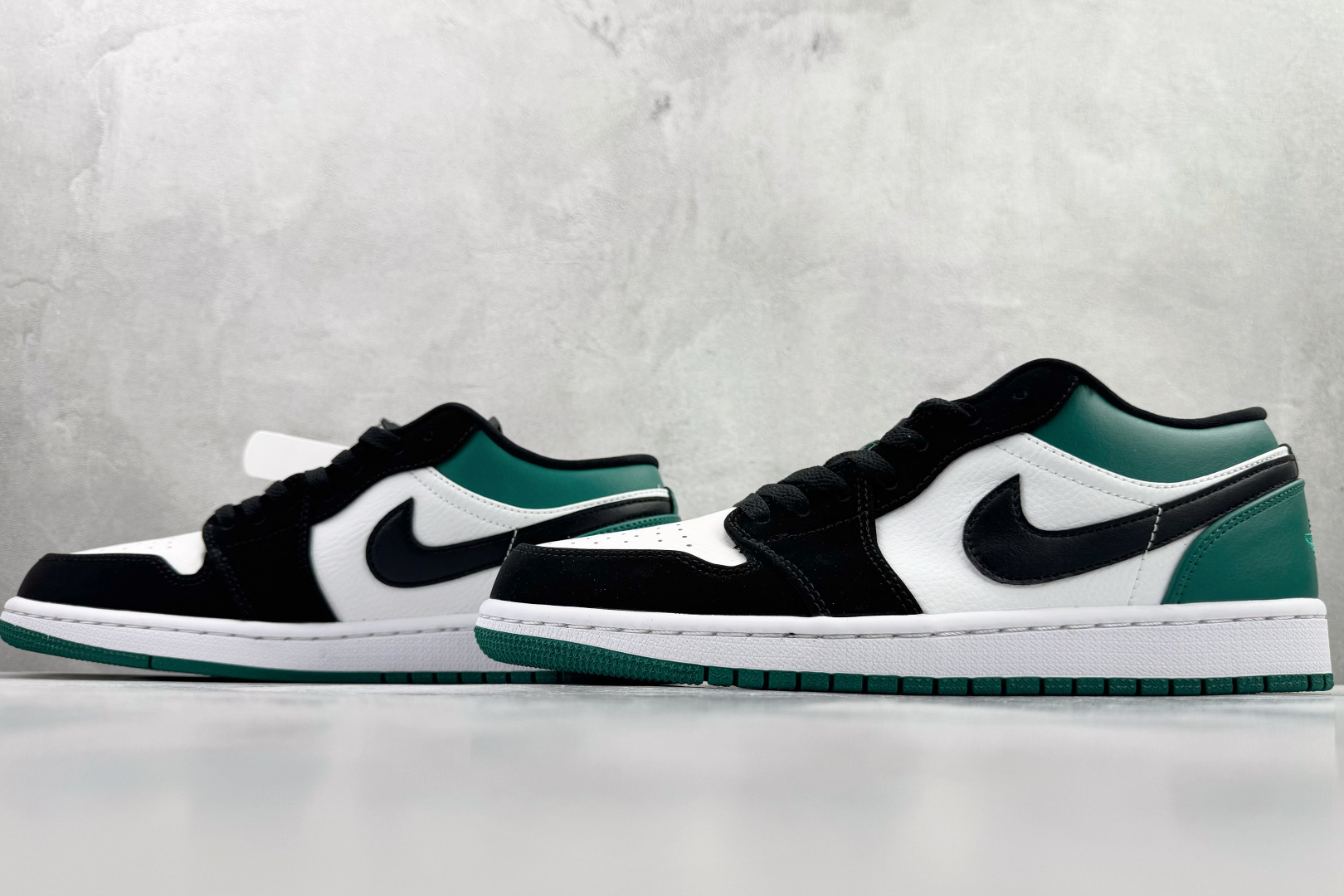 Jordan Air Jordan 1 low 黑绿脚趾 553558-113