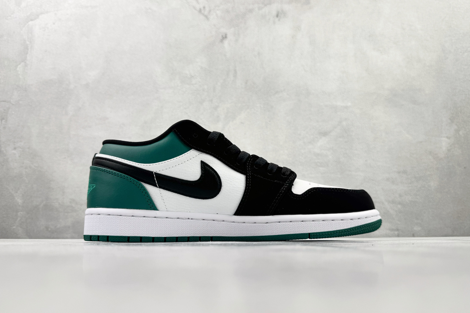 Jordan Air Jordan 1 low 黑绿脚趾 553558-113