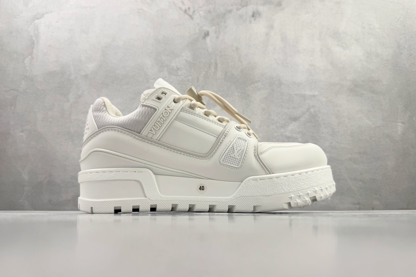 顶级纯原 LOUIS VUITTTrainer Maxi 白色 1ACNYF