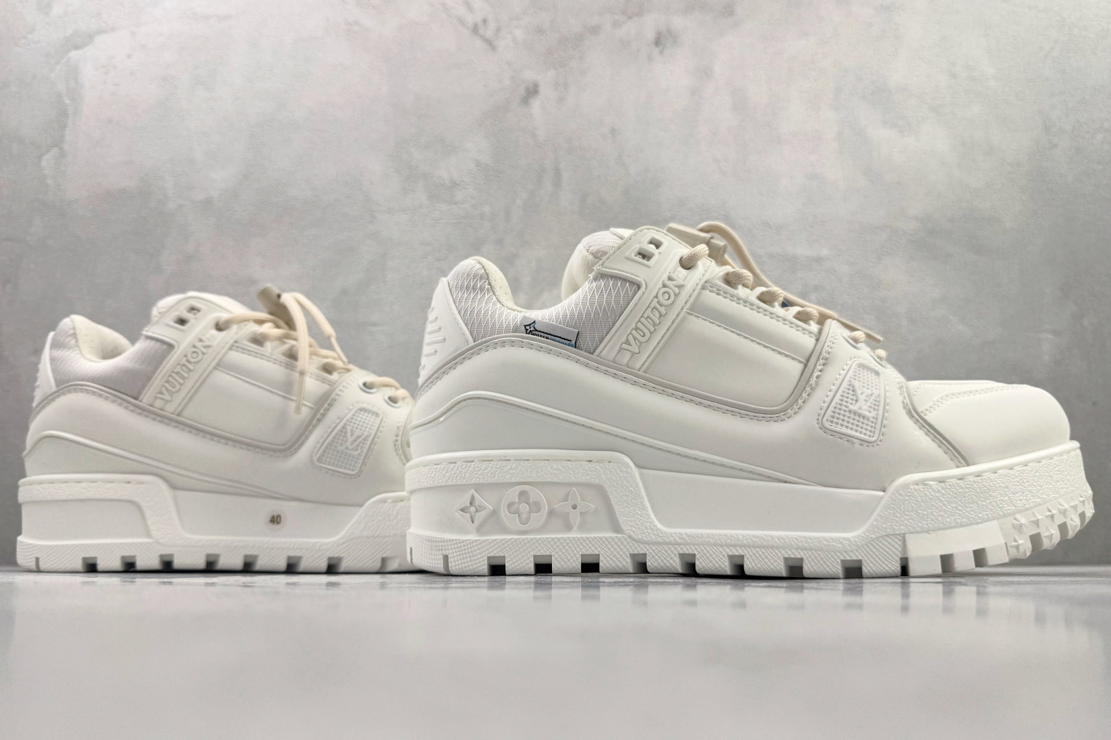 顶级纯原 LOUIS VUITTTrainer Maxi 白色 1ACNYF