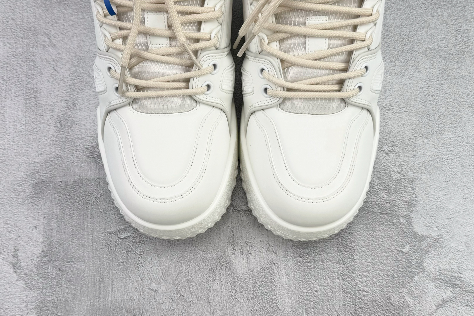 顶级纯原 LOUIS VUITTTrainer Maxi 白色 1ACNYF