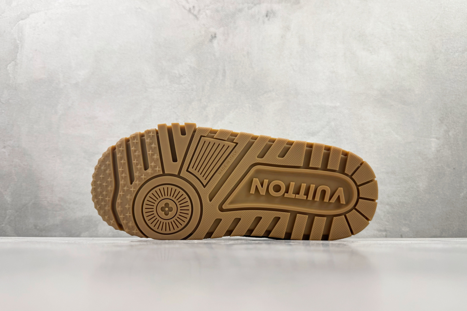 顶级纯原 LOUIS VUITTTrainer Maxi 小胖丁 黑色 1ABM30