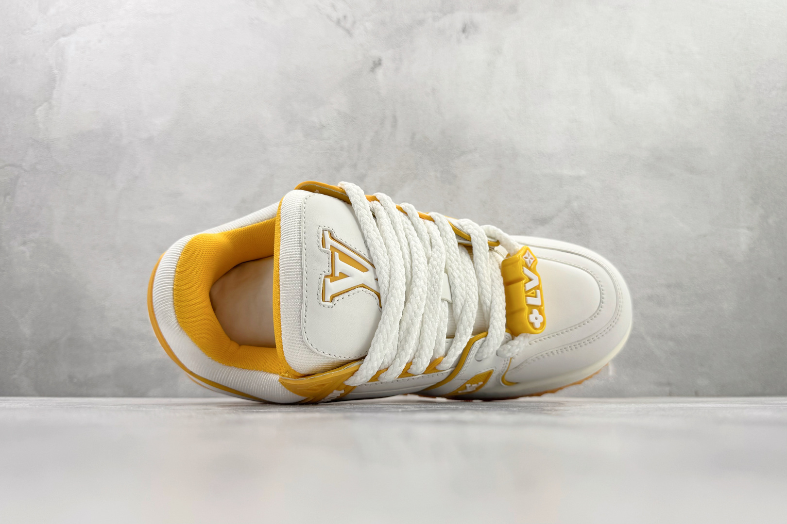 顶级纯原 LOUIS VUITTTrainer Maxi 小胖丁 白黄色 1ACPQJ